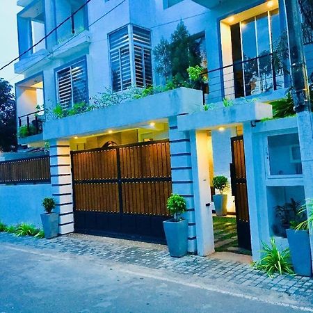 8+ Plus Motels Negombo Extérieur photo