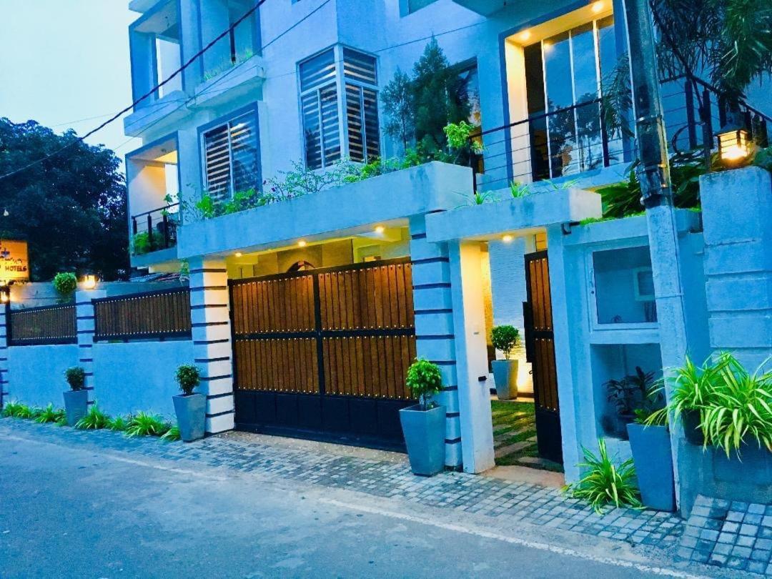 8+ Plus Motels Negombo Extérieur photo