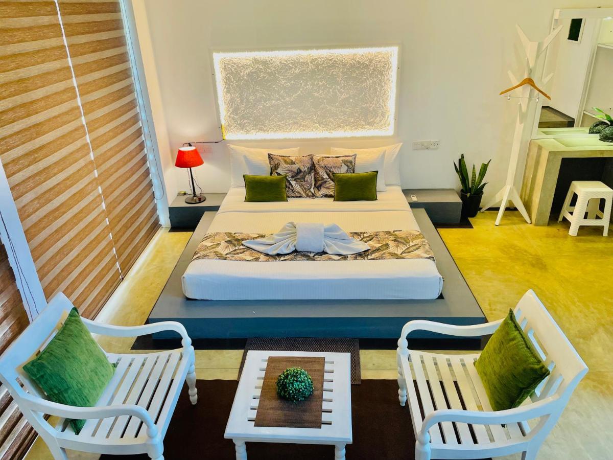 8+ Plus Motels Negombo Extérieur photo