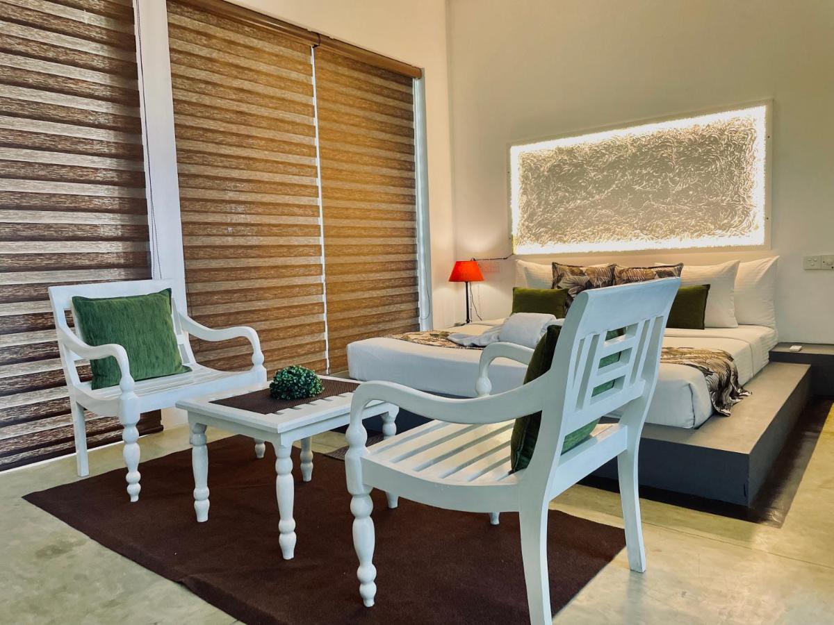 8+ Plus Motels Negombo Extérieur photo