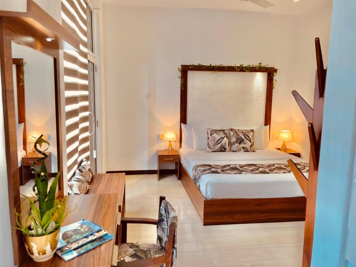 8+ Plus Motels Negombo Extérieur photo