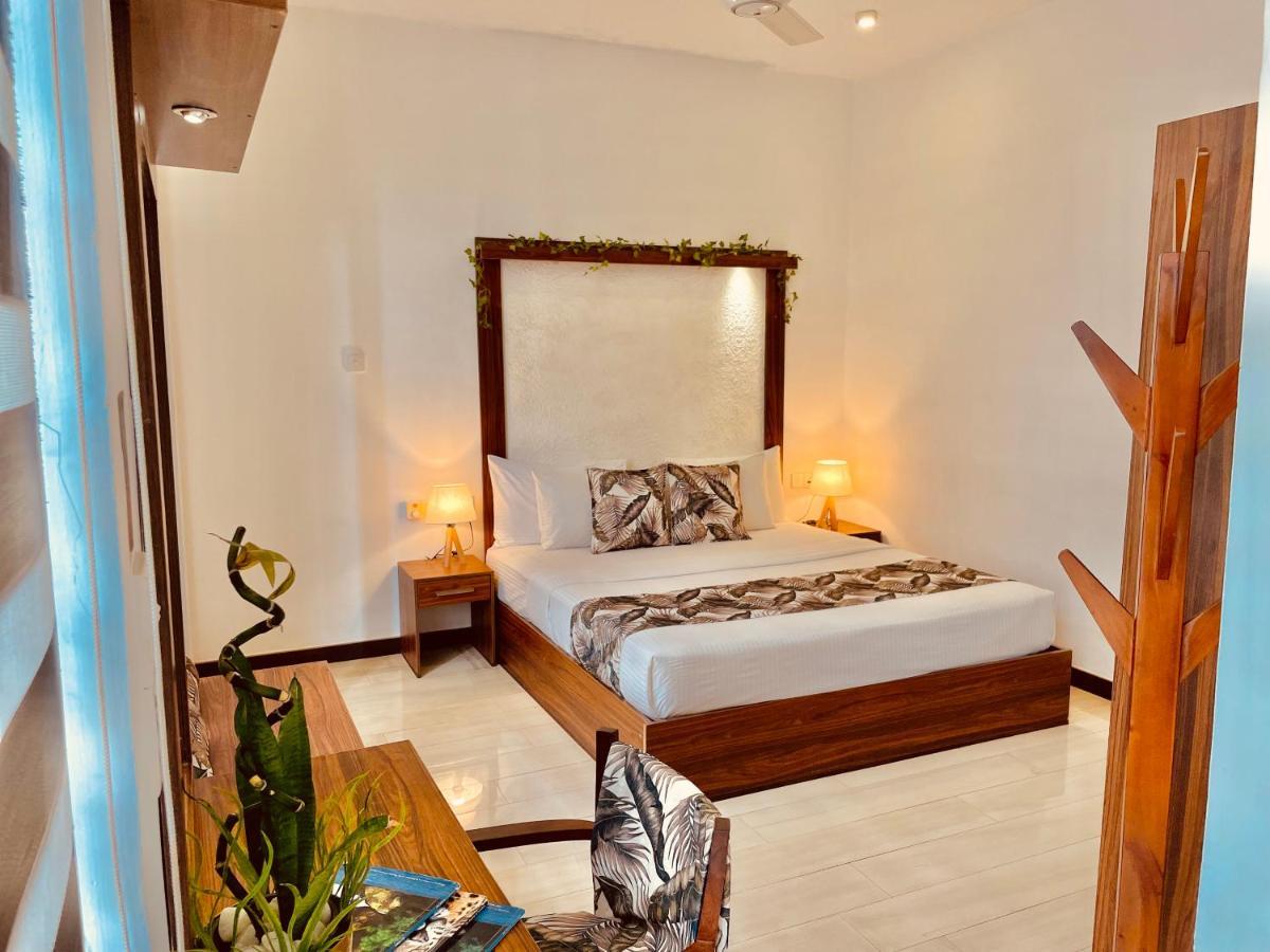 8+ Plus Motels Negombo Extérieur photo