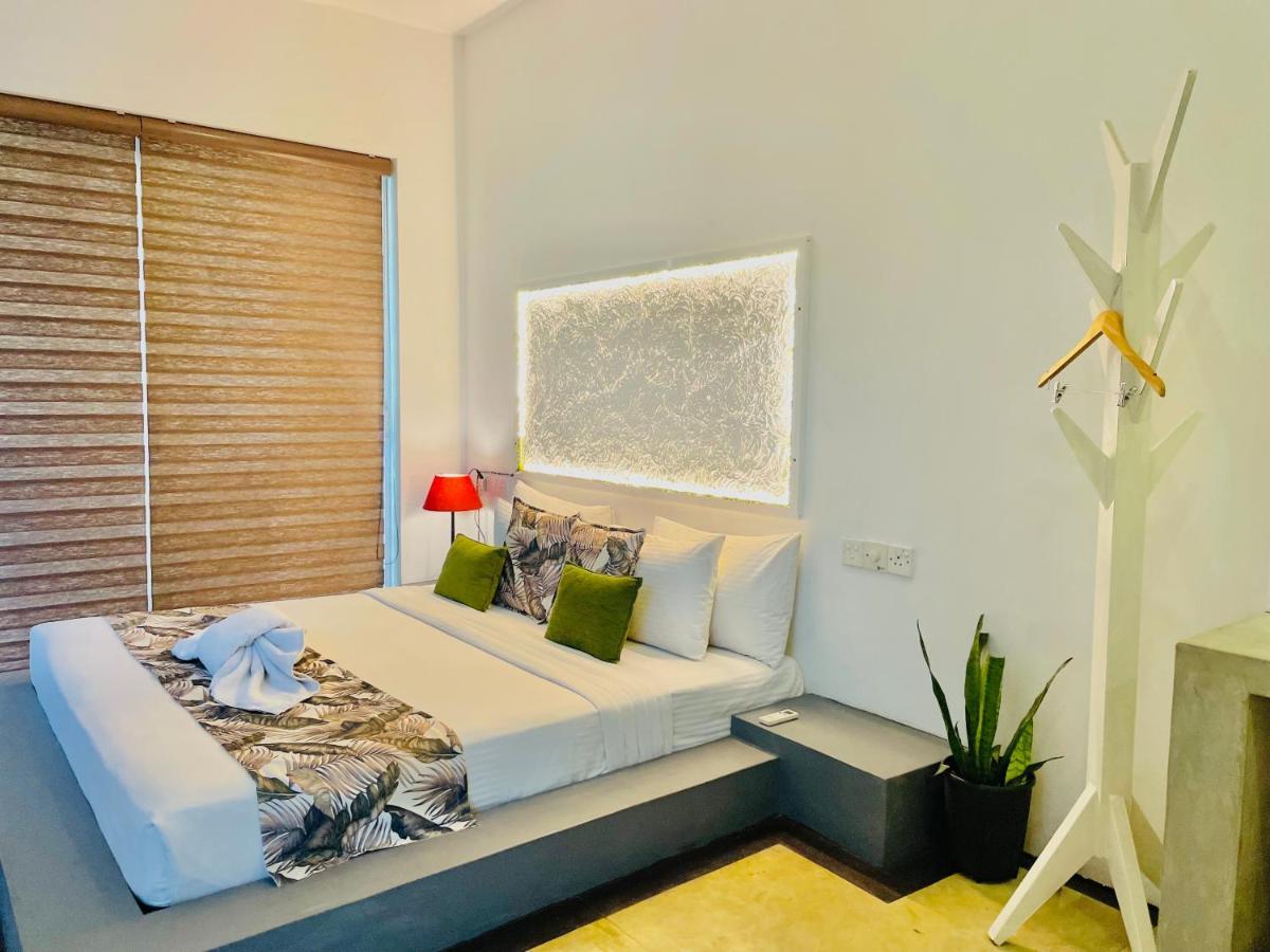 8+ Plus Motels Negombo Extérieur photo