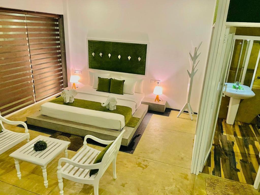 8+ Plus Motels Negombo Extérieur photo