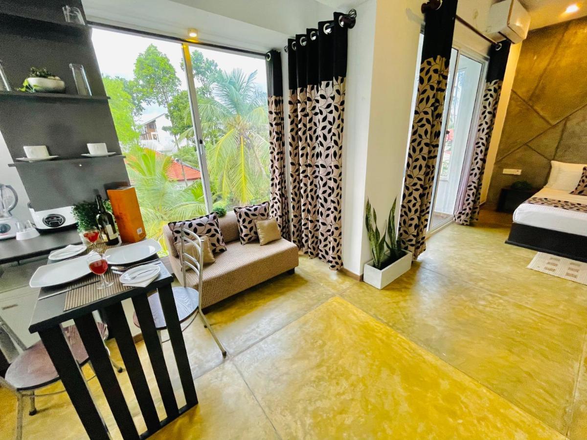 8+ Plus Motels Negombo Extérieur photo