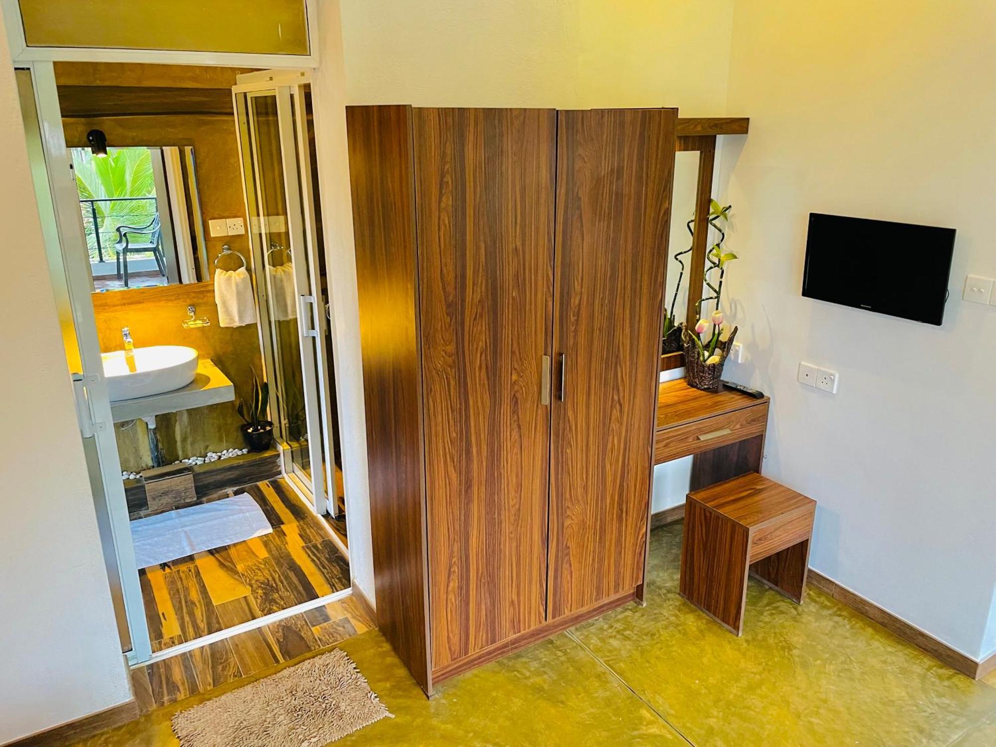 8+ Plus Motels Negombo Extérieur photo