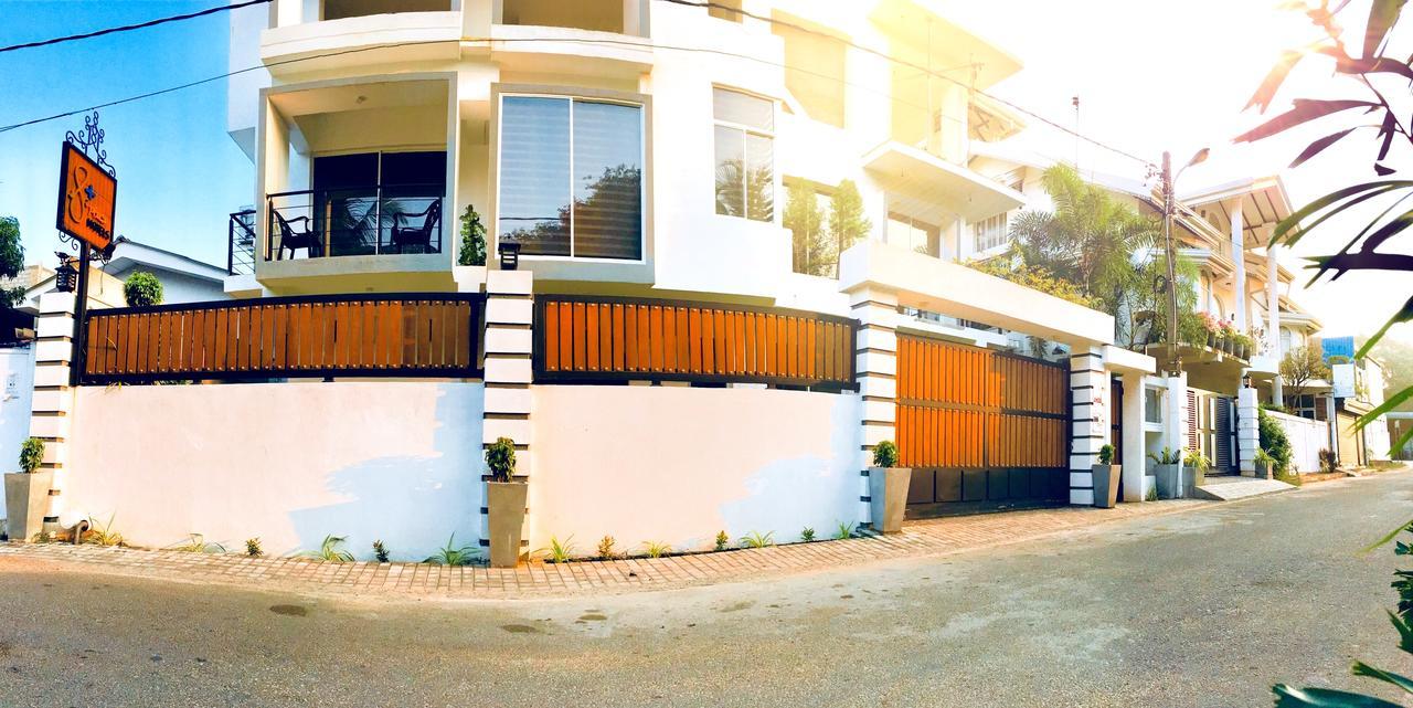 8+ Plus Motels Negombo Extérieur photo
